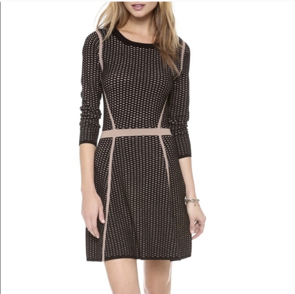 Club Monaco Black Beige Long Sleeve Dress